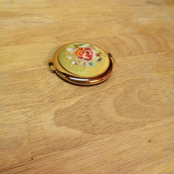 Vintage Gold Plated Compact Mirror - Picture 5 of 7